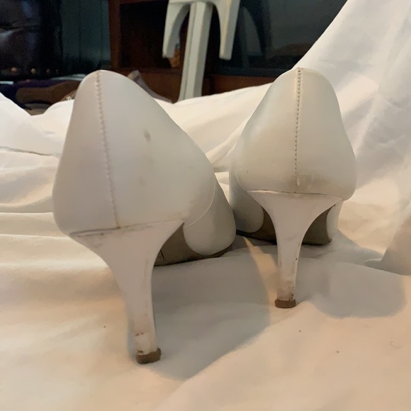White, comfort plus heels, used, size 7 - Picture 4 of 4
